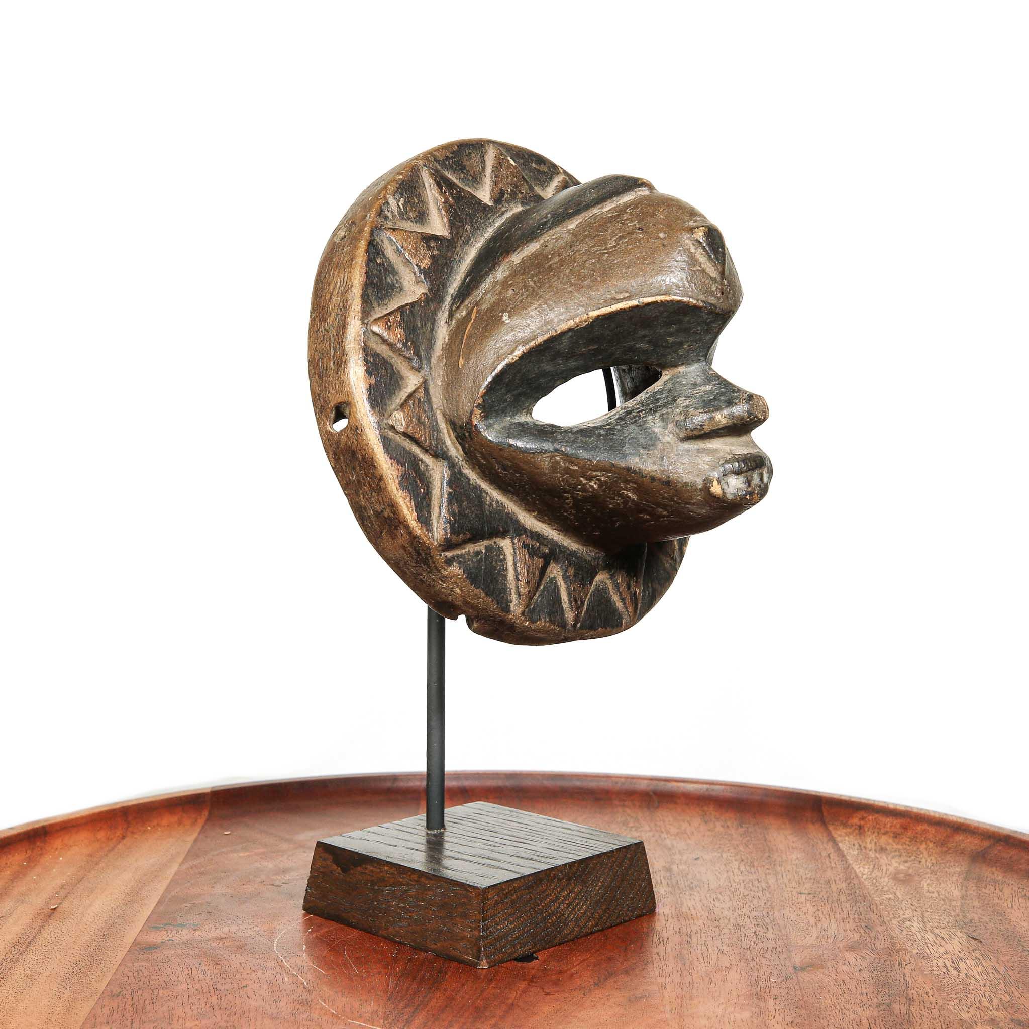 Eket Mask, Cameroon small authentic African mask standing