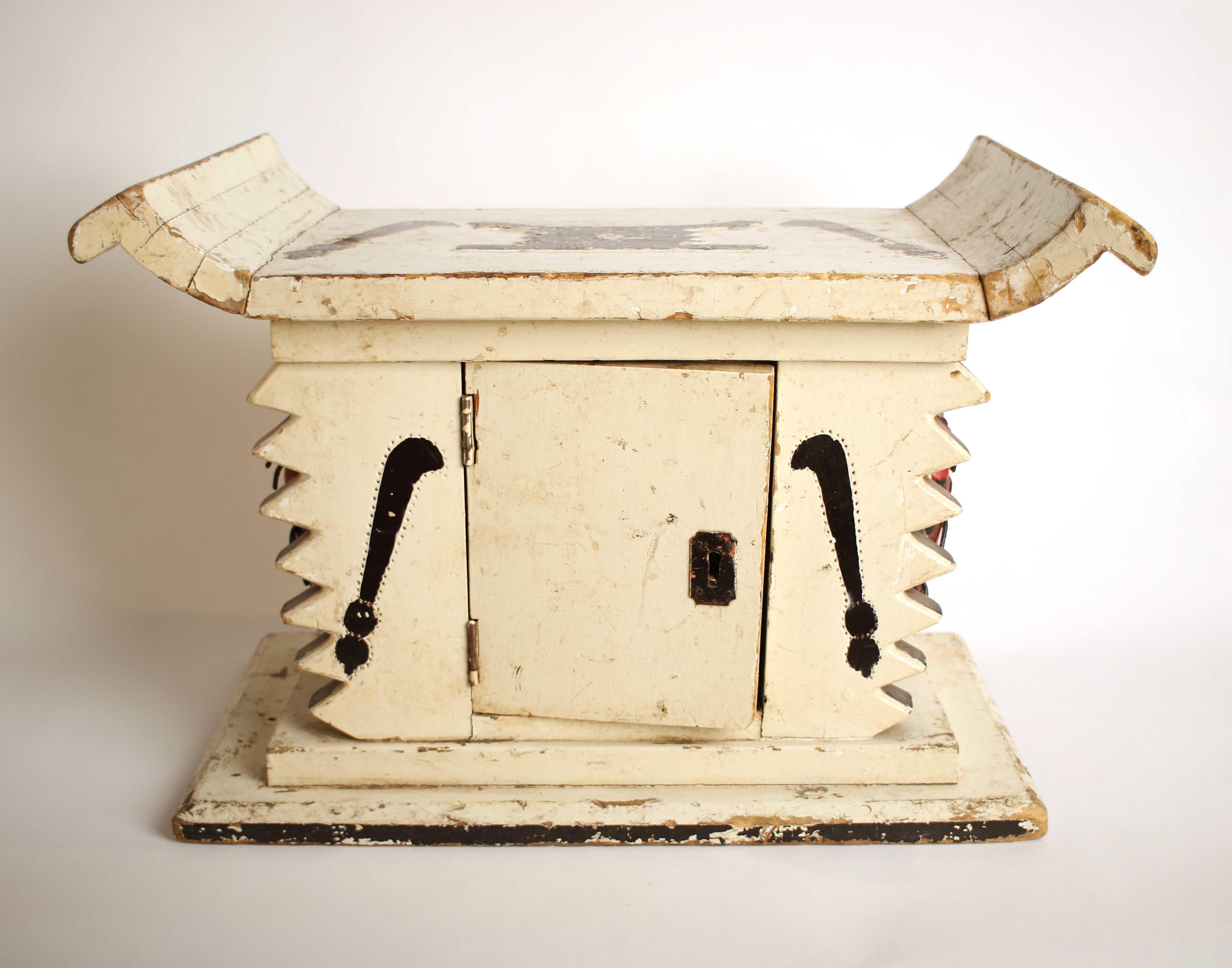 Stool front