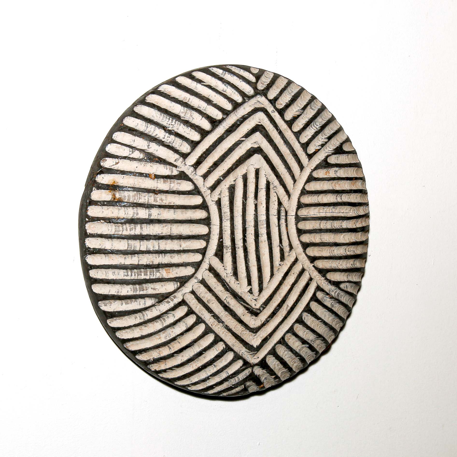 Black and white traditional wall art shield