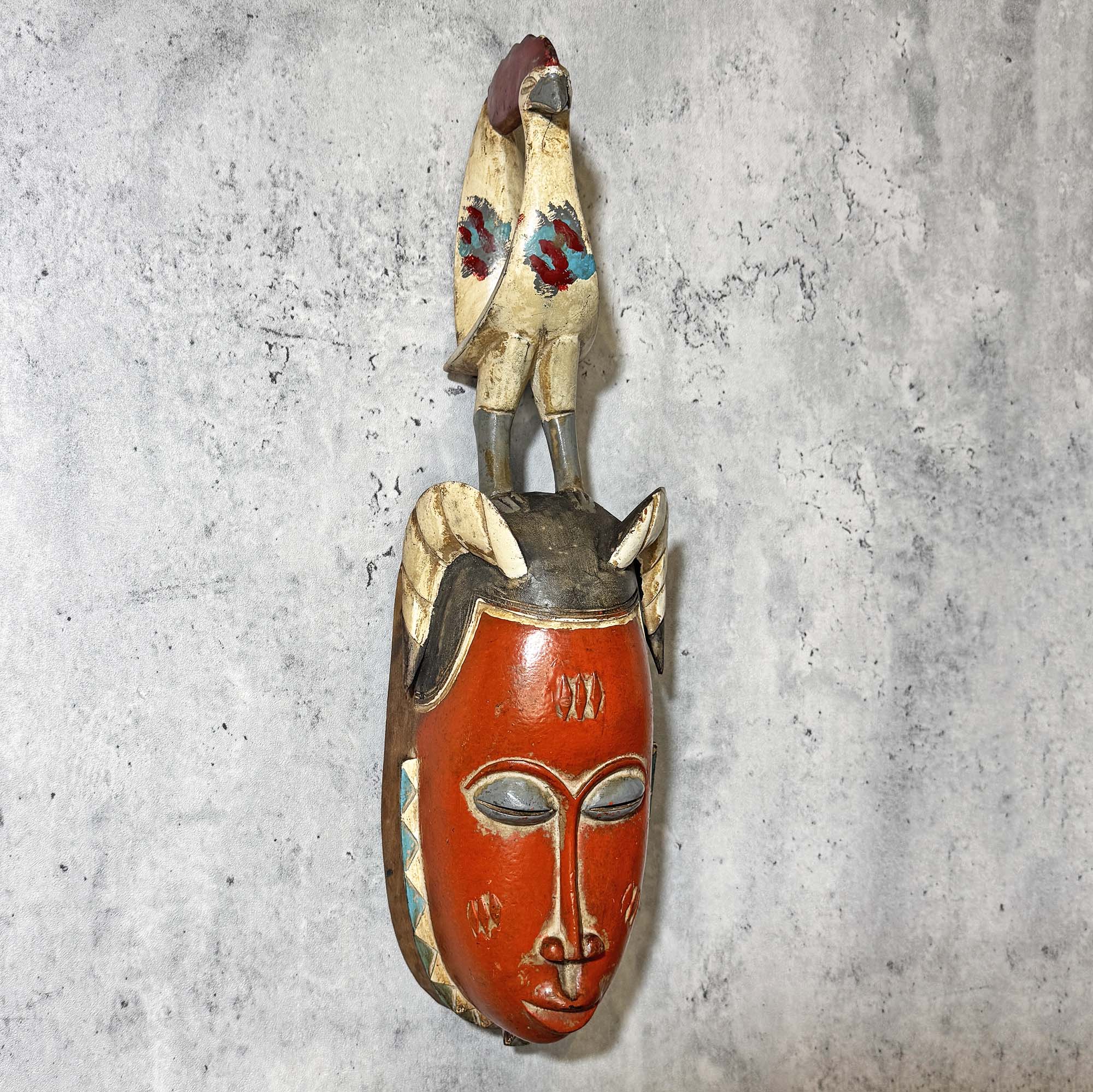 Guro Mask from Côte d'Ivoire as an African mask wall decor idea