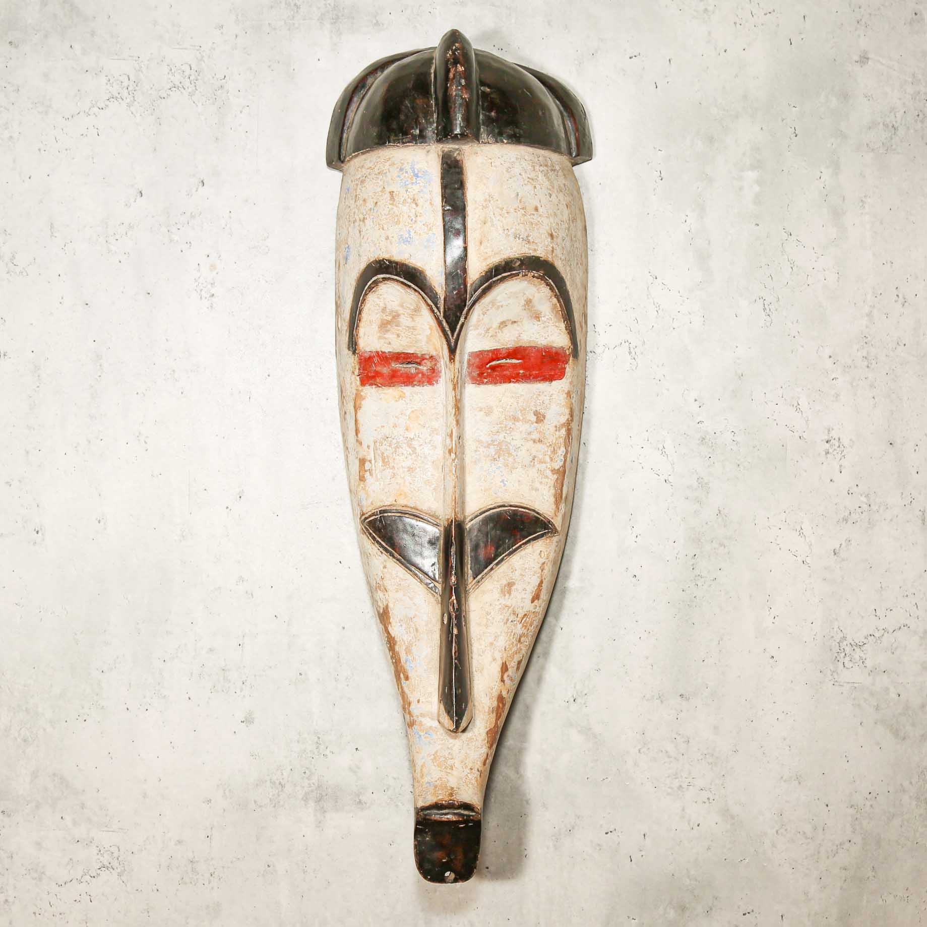 Antique African art, African home decor, African design pieces, African art for sale, Traditional African art, African-inspired home decor, Tribal art for sale, Vintage African art, African art and craft, Handmade African decor, African textiles, African furniture, African pottery, African masks, African sculptures, bedroom design, living room design, office design, inspiration. 