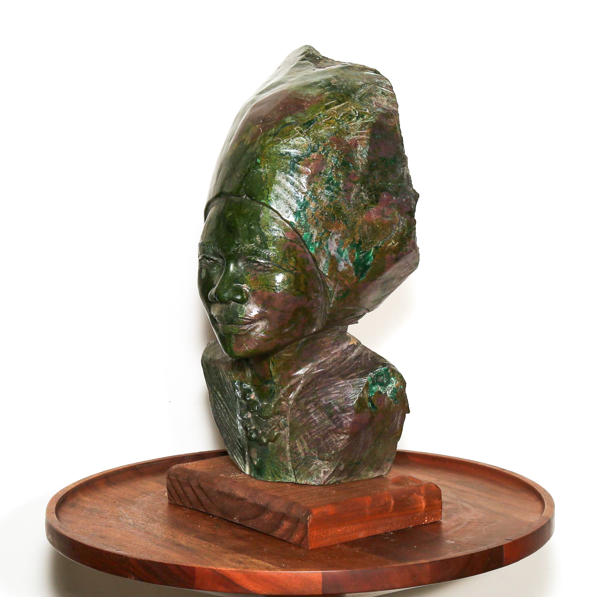 green sculpture for living room 