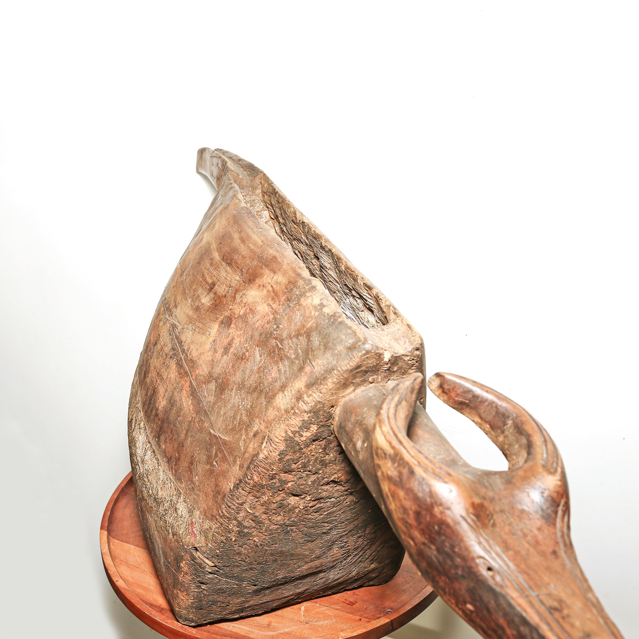 Antique Yangere antelope sculpture designed as a slit drum